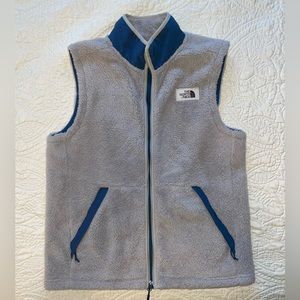 North Face Mens Campshire Vest. Size Large. Beige